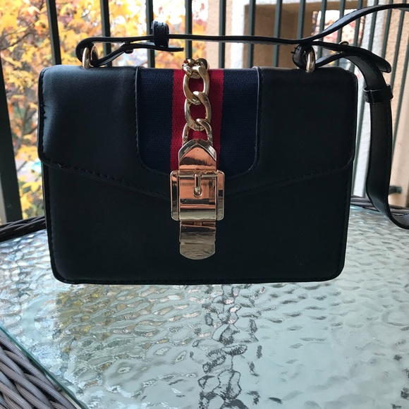 Black and Red, Pretty Little Bag - Picture 4 of 5